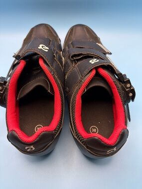 Peloton Black/Red Cycling Shoes Unisex